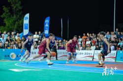 三亿体育体育登录入口-关于篮球明星助阵赛场球迷情绪高涨的信息