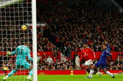 三亿体育体育官方-曼联客场大胜，全队庆祝重返胜轨的简单介绍