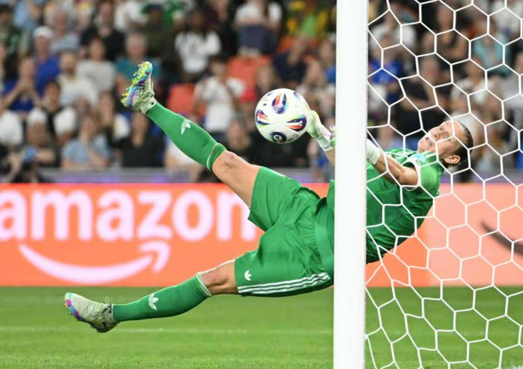 法国创下神奇战绩进入四强 法国创下神奇战绩进入四强