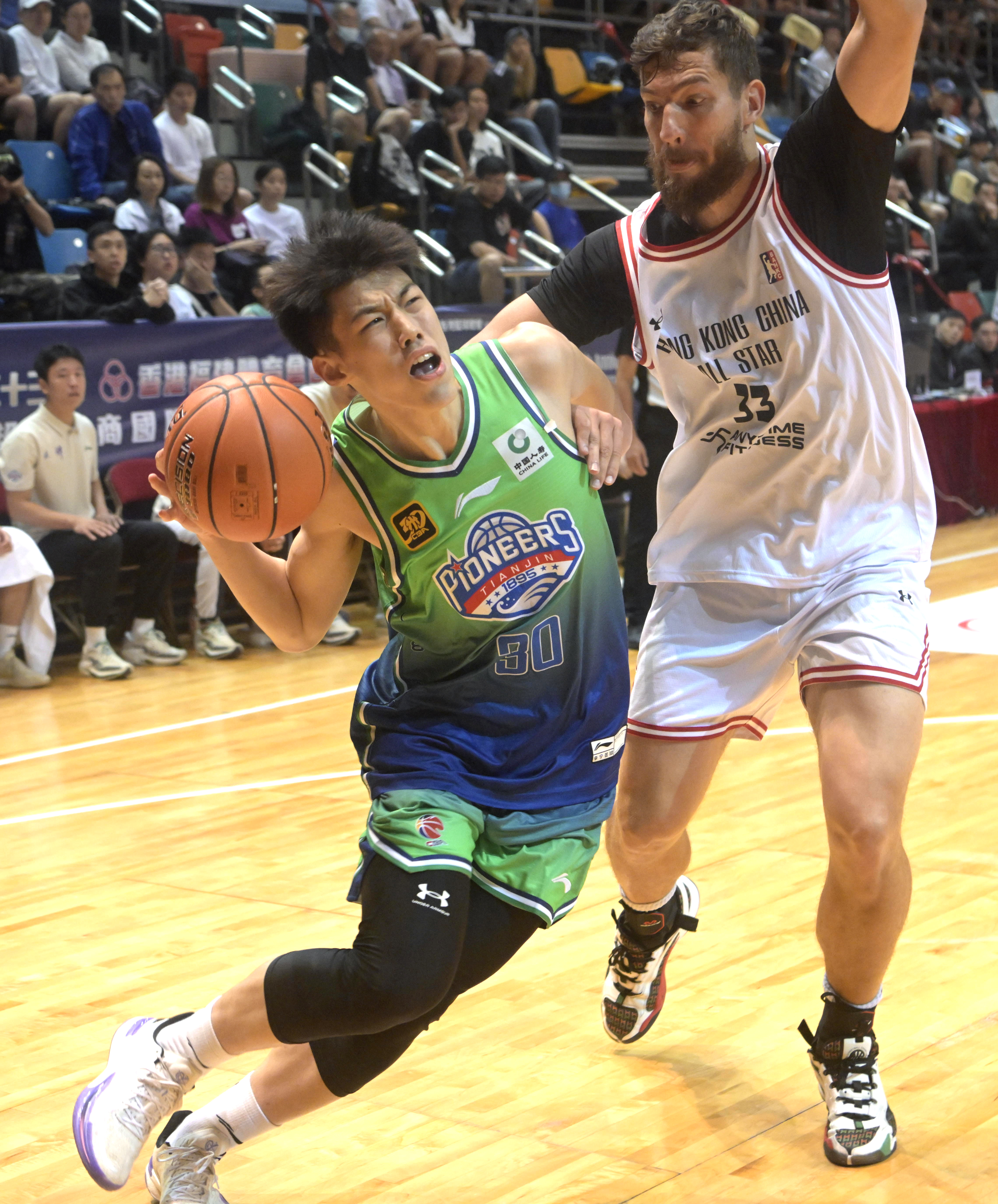 关于超级明星在国际篮球赛事中夺魁的信息