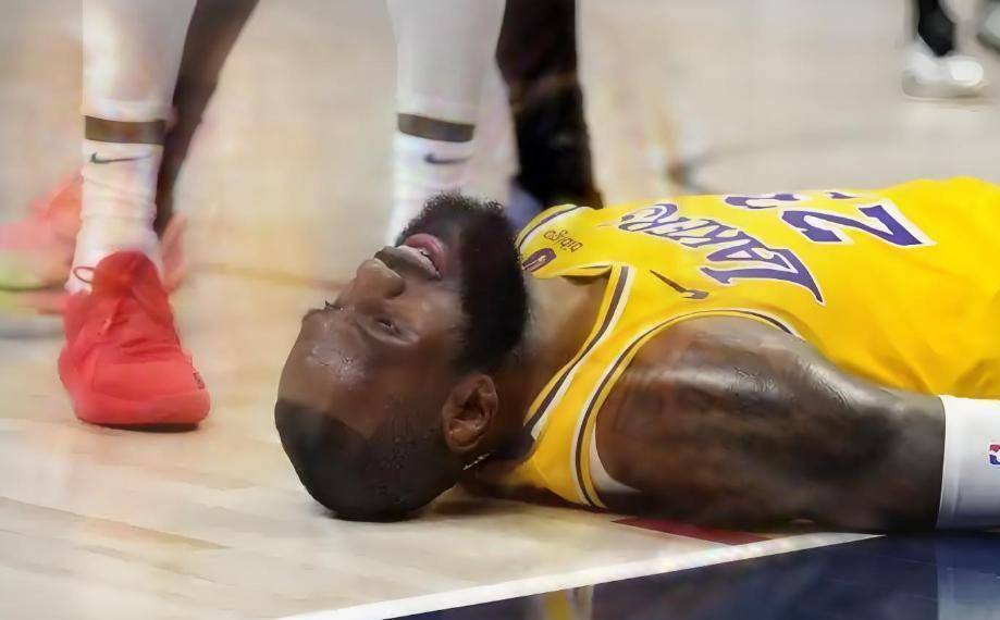 湖人惨败马刺，詹姆斯受伤退出比赛