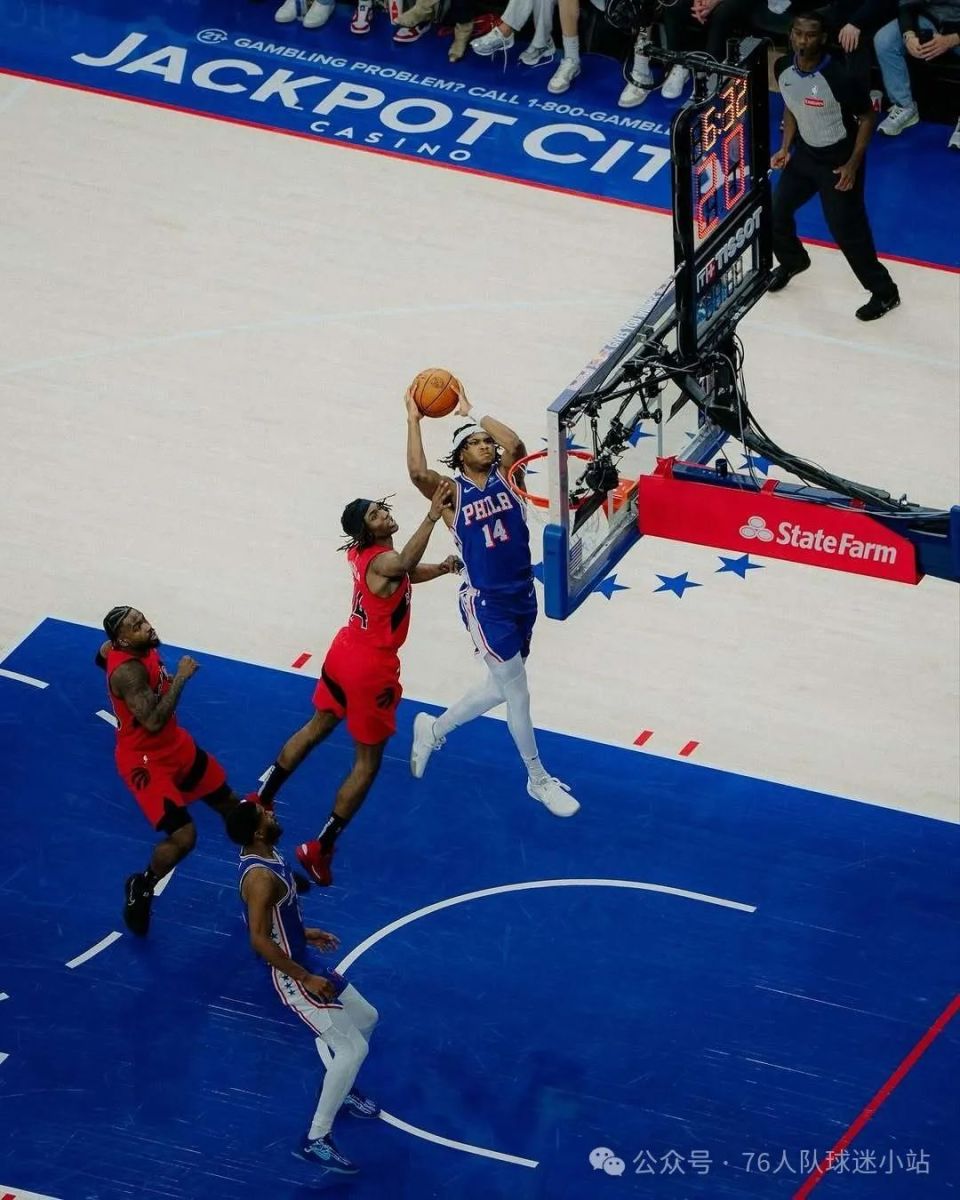 年轻球员的成熟表现为球队带来胜利